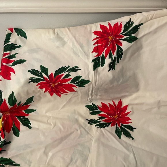 Vintage Other - Vintage rectangular Christmas tablecloth in excellent condition